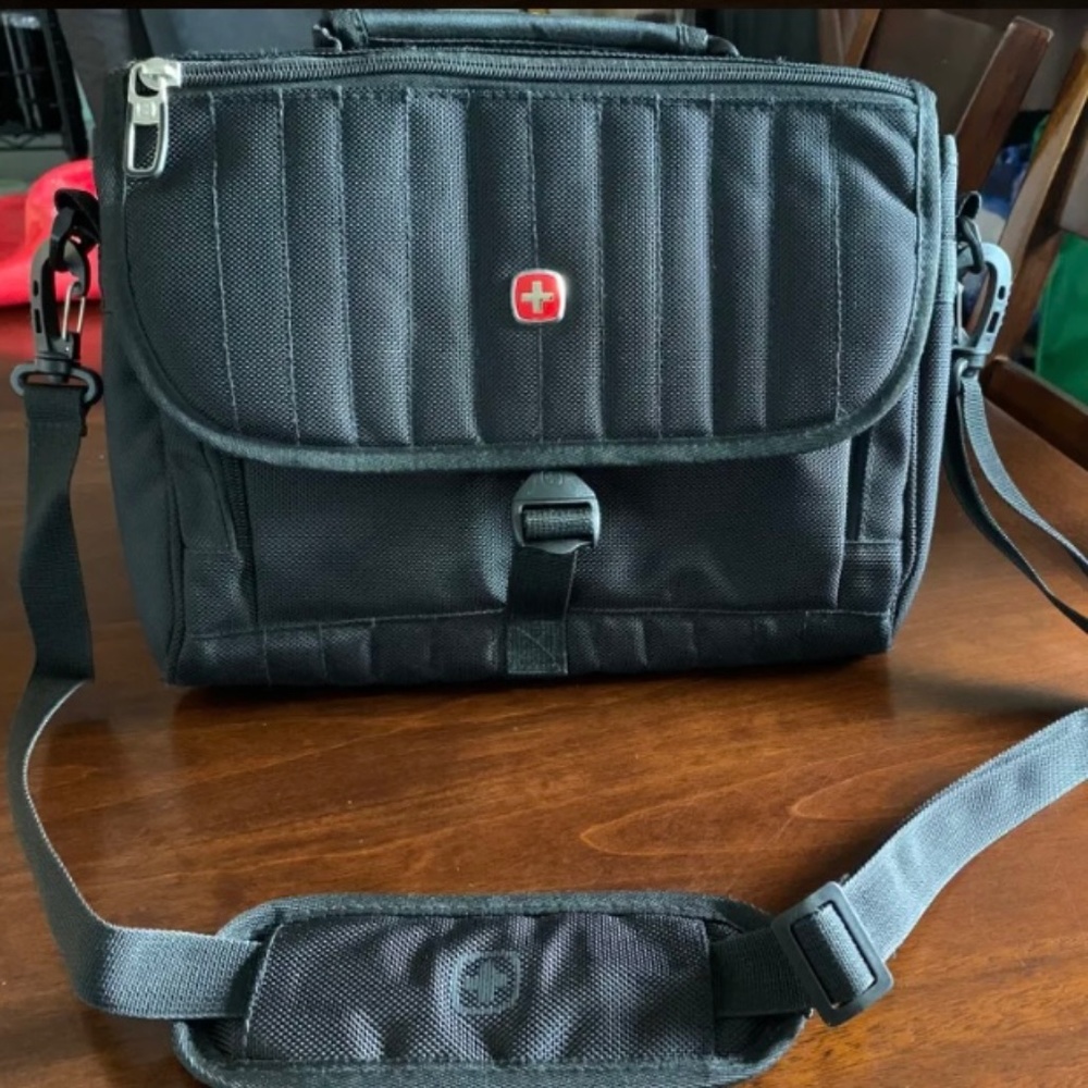 SwissGear Black Laptop Bag with Durable Design